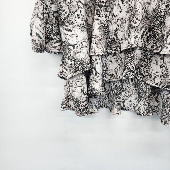 Ophelia‎ Roe Womens Snakeskin Ruffle Tunic Top Size 1X Bell Sleeve Pink Black - Picture 4 of 13